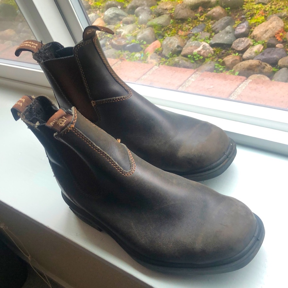 Blundstone chelsea boot - dark brown (5.5 men’s, 8 women’s)